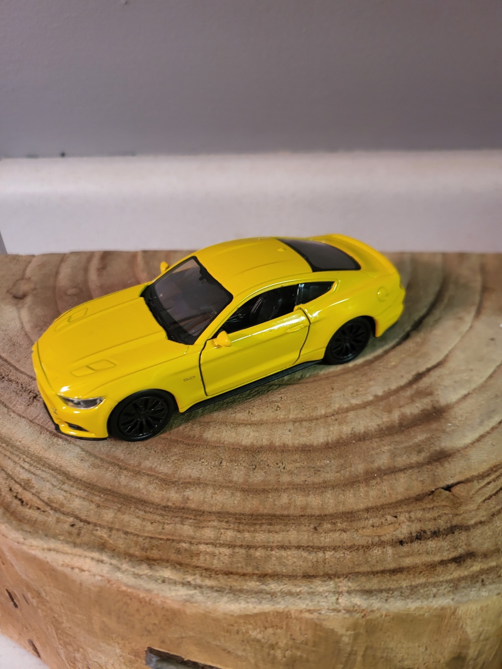 WELLY 2015 FORD MUSTANG GT BRIGHT YELLOW 4.75 INCH LONG PULL BACK Diecast Car